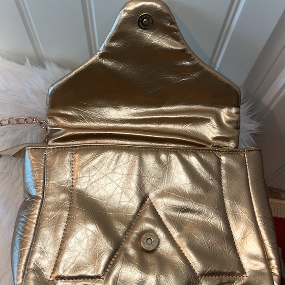 FAUX leather Designer inspired Puffy quilted gold purse - Picture 8 of 10